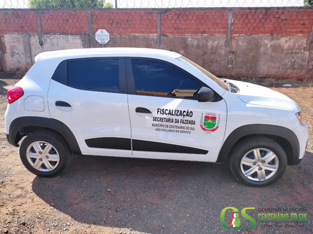 FAZENDA – Governo municipal entrega novo veículo para o Setor de Fiscalização